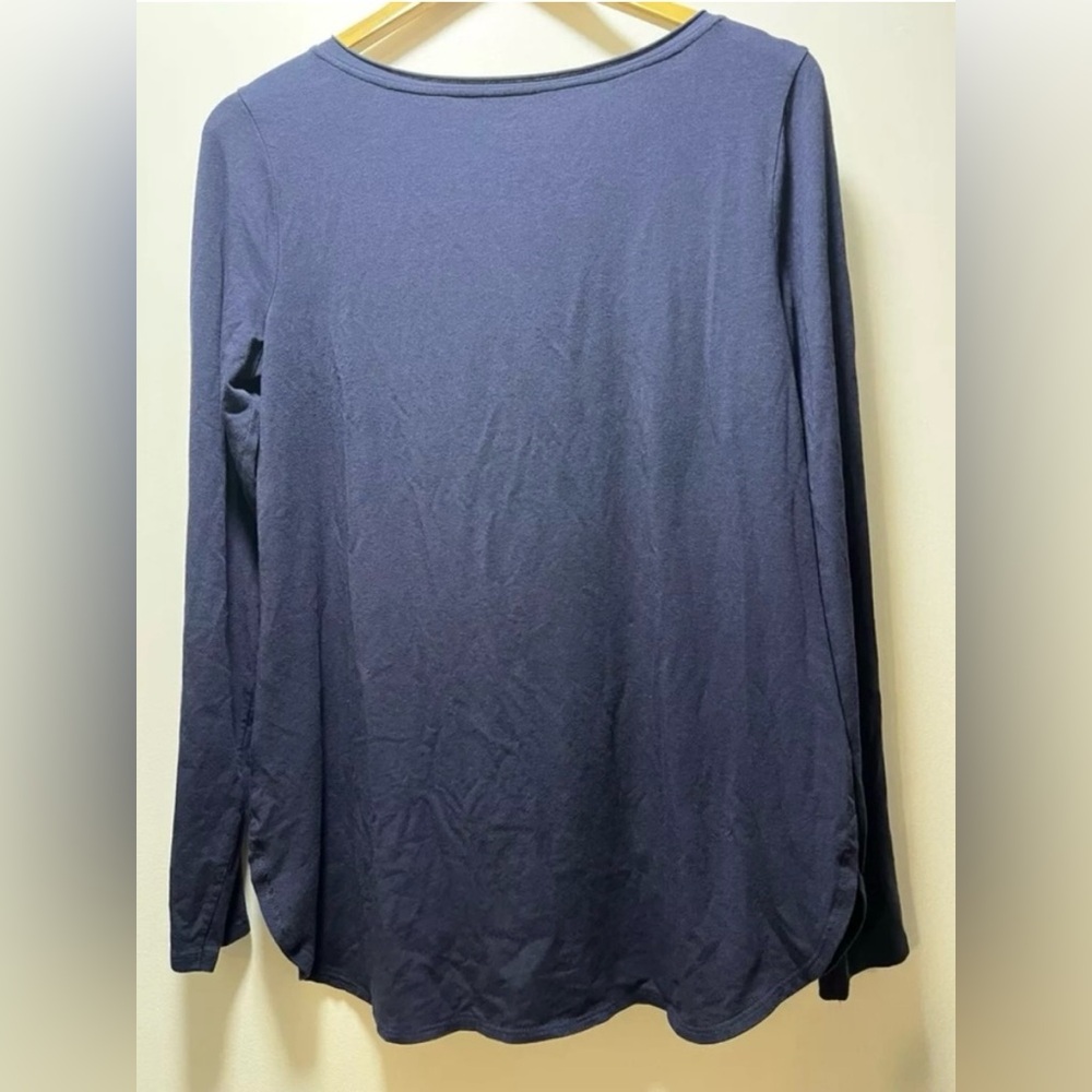 Lilly Pulitzer Navy Long Sleeve Top with Secuin pocket Size M Sku#B2 - Picture 6 of 6